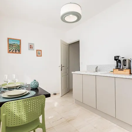 Appartement Jardin Parc St Martin شقة